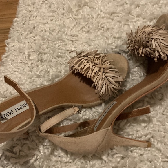 Steve Madden Synfull Fringe Suede Sandals Tan - Picture 4 of 4